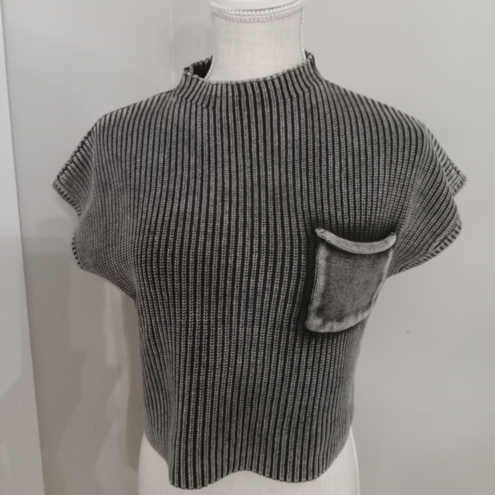NWOT Zenana Outfitters Womens Ash Black Ribbed Mock Neck Pocket Crop Sweater